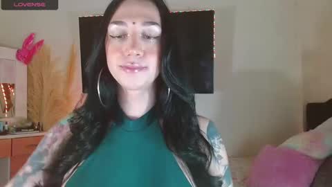 Snapshot of karla_zambrano chatting on January 24, 2025, 12:20 am karla online show from January 24, 2025, 12:20 am