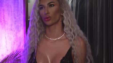 KarlaBart online show from October 1, 2025, 7:53 pm