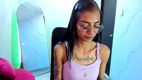 Snapshot of karlaslutskinny__ chatting on October 17, 2025, 1:14 pm karlaslutskinny__ online show from October 17, 2025, 1:14 pm