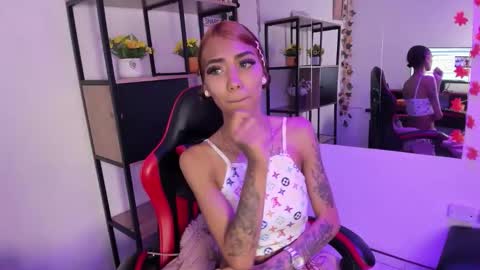 Snapshot of karlaslutskinny__ chatting on November 13, 2025, 4:17 pm karlaslutskinny__ online show from November 13, 2025, 4:17 pm