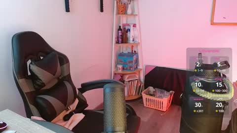 Snapshot of karlavittar chatting on February 24, 2025, 10:58 pm karlavittar online show from February 24, 2025, 10:58 pm