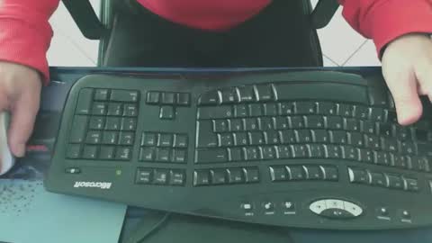 karll122 online show from February 25, 2026, 10:25 am