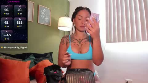 Snapshot of karlye_5 chatting on October 4, 2025, 12:47 pm Karlye online show from October 4, 2025, 12:47 pm