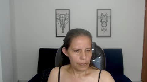 Snapshot of karlye_hot chatting on December 15, 2024, 2:52 am KARLYE online show from December 15, 2024, 2:52 am