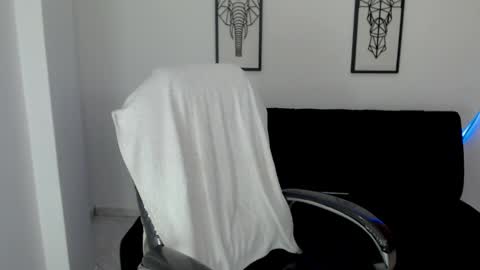Snapshot of karlye_hot chatting on March 8, 2025, 10:00 am KARLYE online show from March 8, 2025, 10:00 am