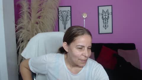 Snapshot of karlye_hot chatting on September 16, 2025, 1:28 am KARLYE online show from September 16, 2025, 1:28 am