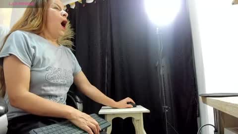 Snapshot of karlye_hot chatting on July 10, 2026, 4:06 am KARLYE online show from July 10, 2026, 4:06 am