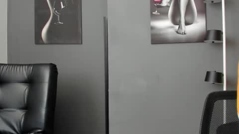 Snapshot of karlyjons_ chatting on March 2, 2026, 4:47 pm online show from March 2, 2026, 4:47 pm