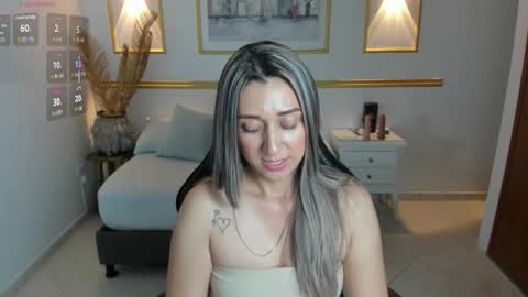 karlyy_ online show from November 24, 2025, 8:52 pm