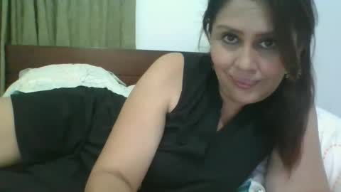 Snapshot of karol_gill chatting on December 6, 2024, 11:25 pm Karol online show from December 6, 2024, 11:25 pm
