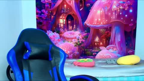 Snapshot of karol_naughty chatting on September 30, 2025, 12:32 pm online show from September 30, 2025, 12:32 pm