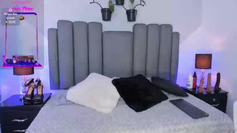 Snapshot of karol_rivera_ chatting on February 19, 2025, 5:16 am Karol online show from February 19, 2025, 5:16 am