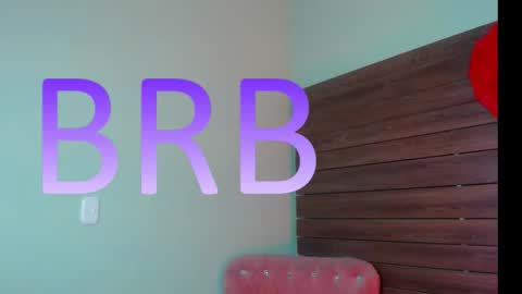 karol_yesenia online show from October 8, 2025, 3:42 pm