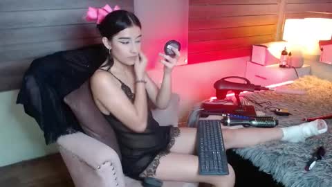karol_yesenia online show from October 30, 2025, 4:19 pm