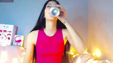 Snapshot of karolina_hottie_ chatting on December 27, 2024, 3:31 am Kira online show from December 27, 2024, 3:31 am