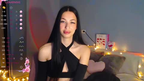 Kira online show from May 14, 2026, 1:45 am