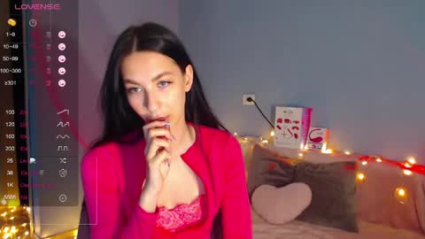 Kira online show from May 30, 2026, 1:46 am