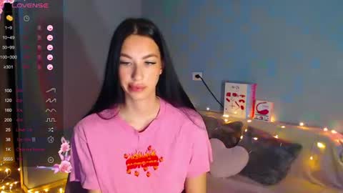 Snapshot of karolina_hottie_ chatting on July 14, 2026, 1:52 am Kira online show from July 14, 2026, 1:52 am