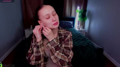 Karolina online show from April 13, 2026, 1:33 am