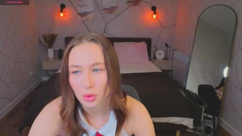 Karolina online show from April 22, 2026, 9:22 am