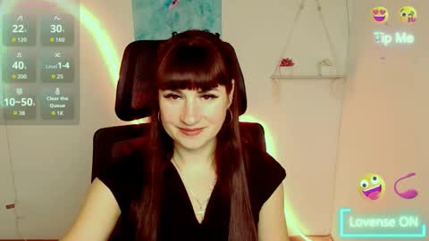 Snapshot of karolina_mia chatting on November 5, 2025, 12:49 pm Caroline online show from November 5, 2025, 12:49 pm