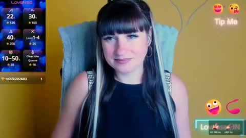 Snapshot of karolina_mia chatting on June 21, 2026, 5:21 am Caroline online show from June 21, 2026, 5:21 am