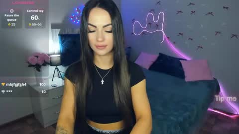 Karolina online show from May 15, 2026, 5:47 am