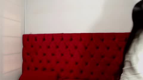 Isa online show from February 15, 2025, 8:11 pm