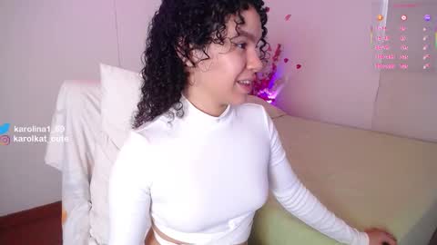 Snapshot of karolkat_1 chatting on November 8, 2025, 2:06 pm Karolina 3 online show from November 8, 2025, 2:06 pm