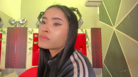 Snapshot of karoll014 chatting on February 3, 2026, 12:10 pm Karol online show from February 3, 2026, 12:10 pm