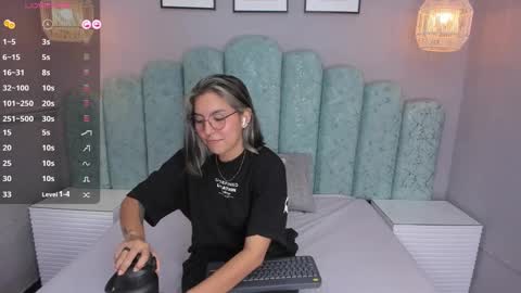 Snapshot of karoll_santos chatting on December 7, 2024, 5:48 am Karol Santos online show from December 7, 2024, 5:48 am