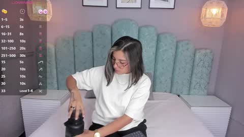 Snapshot of karoll_santos chatting on December 7, 2024, 9:11 pm Karol Santos online show from December 7, 2024, 9:11 pm