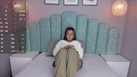 Snapshot of karoll_santos chatting on December 11, 2024, 9:41 am Karol Santos online show from December 11, 2024, 9:41 am