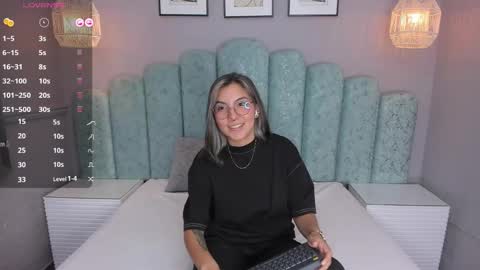 Snapshot of karoll_santos chatting on December 17, 2024, 7:29 am Karol Santos online show from December 17, 2024, 7:29 am