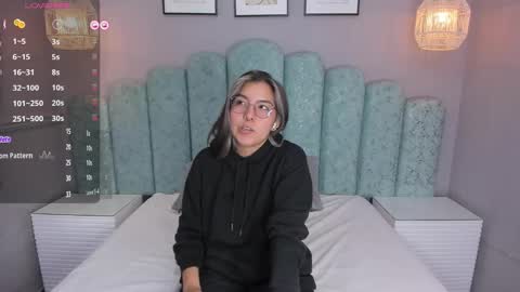 Snapshot of karoll_santos chatting on December 19, 2024, 12:34 pm Karol Santos online show from December 19, 2024, 12:34 pm