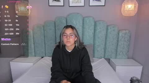 Snapshot of karoll_santos chatting on January 8, 2025, 9:10 am Karol Santos online show from January 8, 2025, 9:10 am