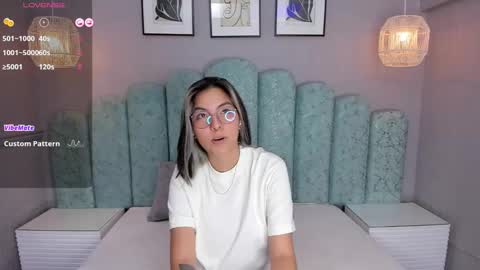 Snapshot of karoll_santos chatting on February 20, 2025, 4:18 am Karol Santos online show from February 20, 2025, 4:18 am