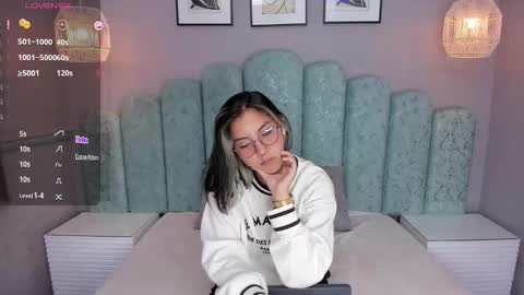 Snapshot of karoll_santos chatting on February 21, 2025, 7:45 am Karol Santos online show from February 21, 2025, 7:45 am