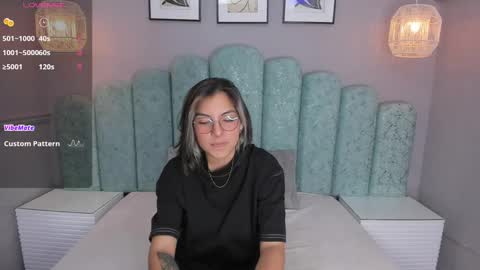 Snapshot of karoll_santos chatting on March 1, 2025, 2:04 am Karol Santos online show from March 1, 2025, 2:04 am