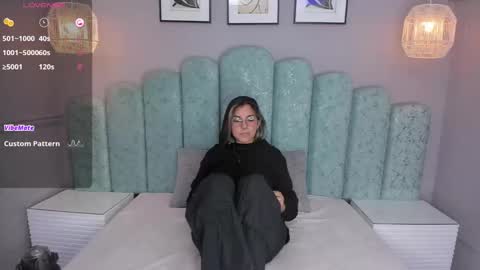 Snapshot of karoll_santos chatting on March 1, 2025, 8:13 am Karol Santos online show from March 1, 2025, 8:13 am