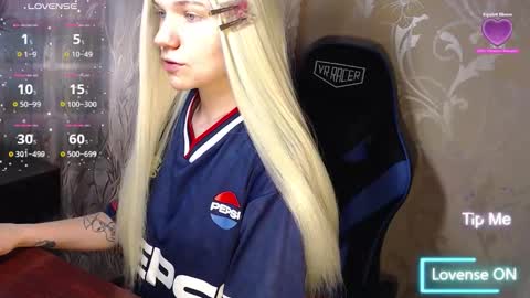 Snapshot of karolynafox chatting on February 17, 2026, 10:34 am Caroline Fox online show from February 17, 2026, 10:34 am