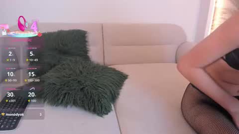 Greta Brown online show from November 28, 2025, 7:27 pm