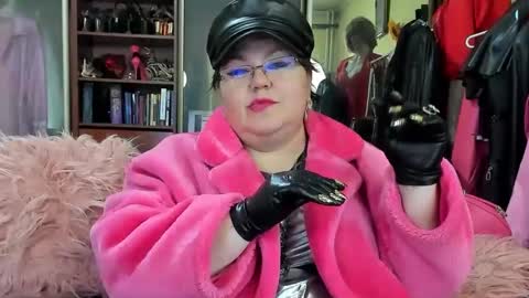 Snapshot of karyqueen chatting on December 4, 2024, 5:55 pm Kary Queen online show from December 4, 2024, 5:55 pm