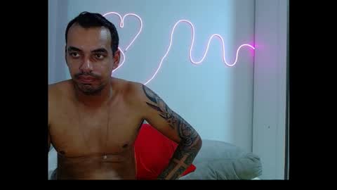 Snapshot of kasaltaradinho chatting on January 18, 2025, 12:57 am Tamires e Maicon online show from January 18, 2025, 12:57 am