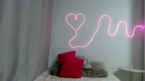 Snapshot of kasaltaradinho chatting on January 27, 2025, 11:43 pm Tamires e Maicon online show from January 27, 2025, 11:43 pm