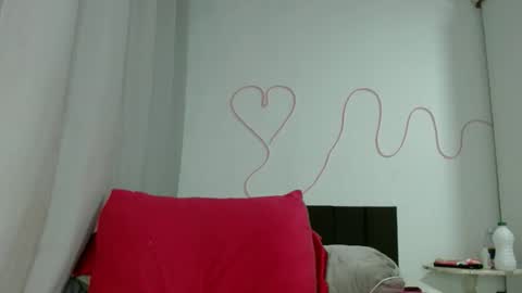 Snapshot of kasaltaradinho chatting on October 15, 2025, 8:31 pm Tamires e Maicon online show from October 15, 2025, 8:31 pm