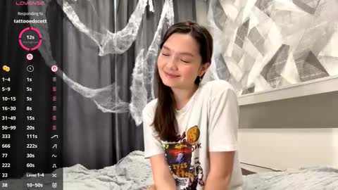 Kira online show from November 2, 2025, 9:22 am