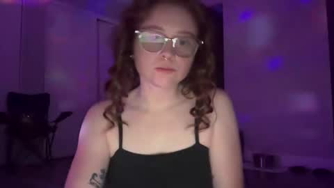 Snapshot of kassybear14 chatting on November 18, 2025, 1:22 am Kassybear online show from November 18, 2025, 1:22 am