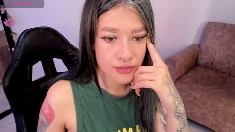 Snapshot of kat_apple chatting on June 7, 2026, 4:00 pm Alicia online show from June 7, 2026, 4:00 pm