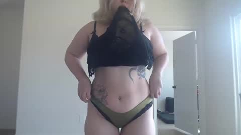 Snapshot of kat_inboots666 chatting on September 16, 2025, 4:19 pm Kat online show from September 16, 2025, 4:19 pm